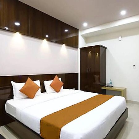 Royal Blue Meridian Inn Bengalúr Exteriér fotografie