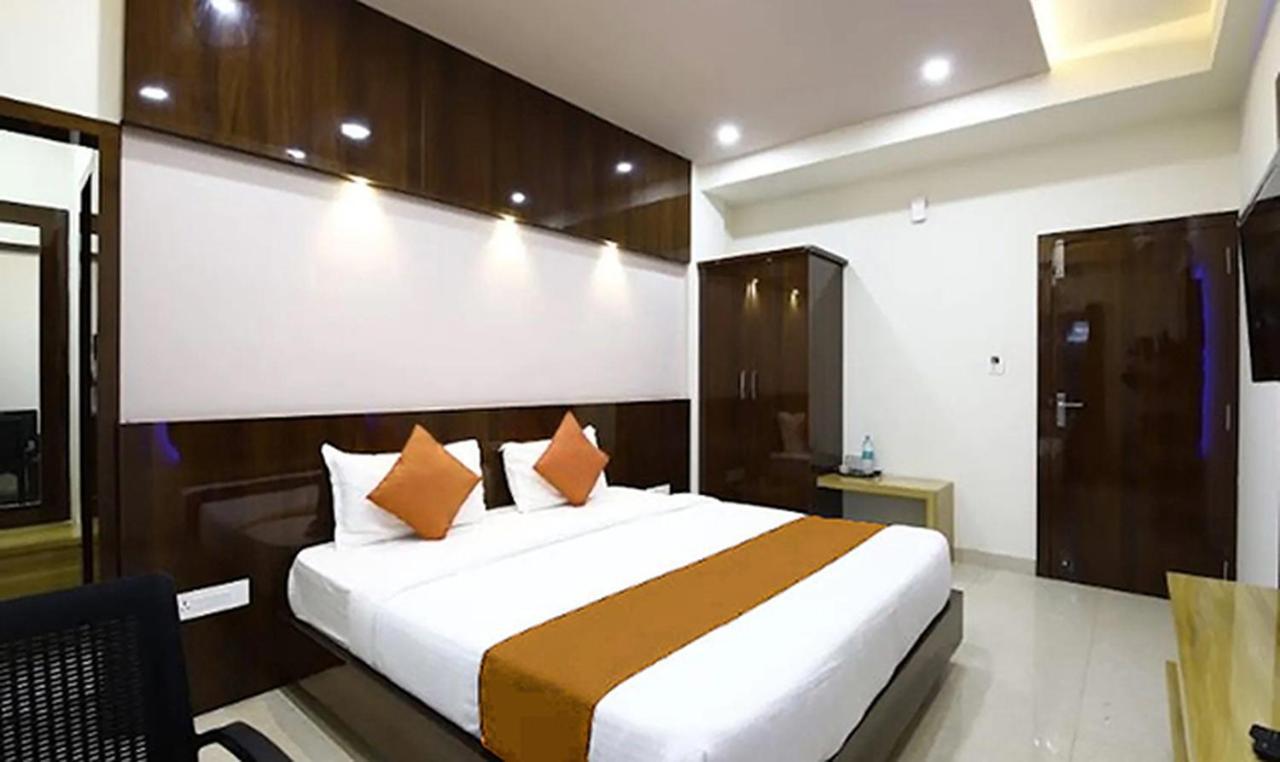 Royal Blue Meridian Inn Bengalúr Exteriér fotografie